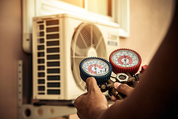 Professional Hvac Installation technician working in D'Iberville, MS